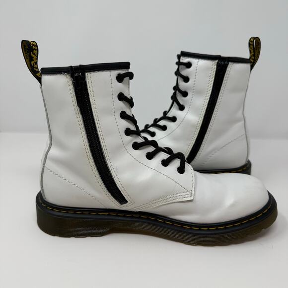 Dr Marten Boots Women's Size 6 White Eight Eye 1460 Combat Boots Preppy Moto - Picture 2 of 13